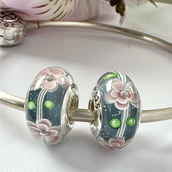 2 charms for Pandora soft pink flower Murano charms 925 Sterling silver cores - Picture 2 of 3